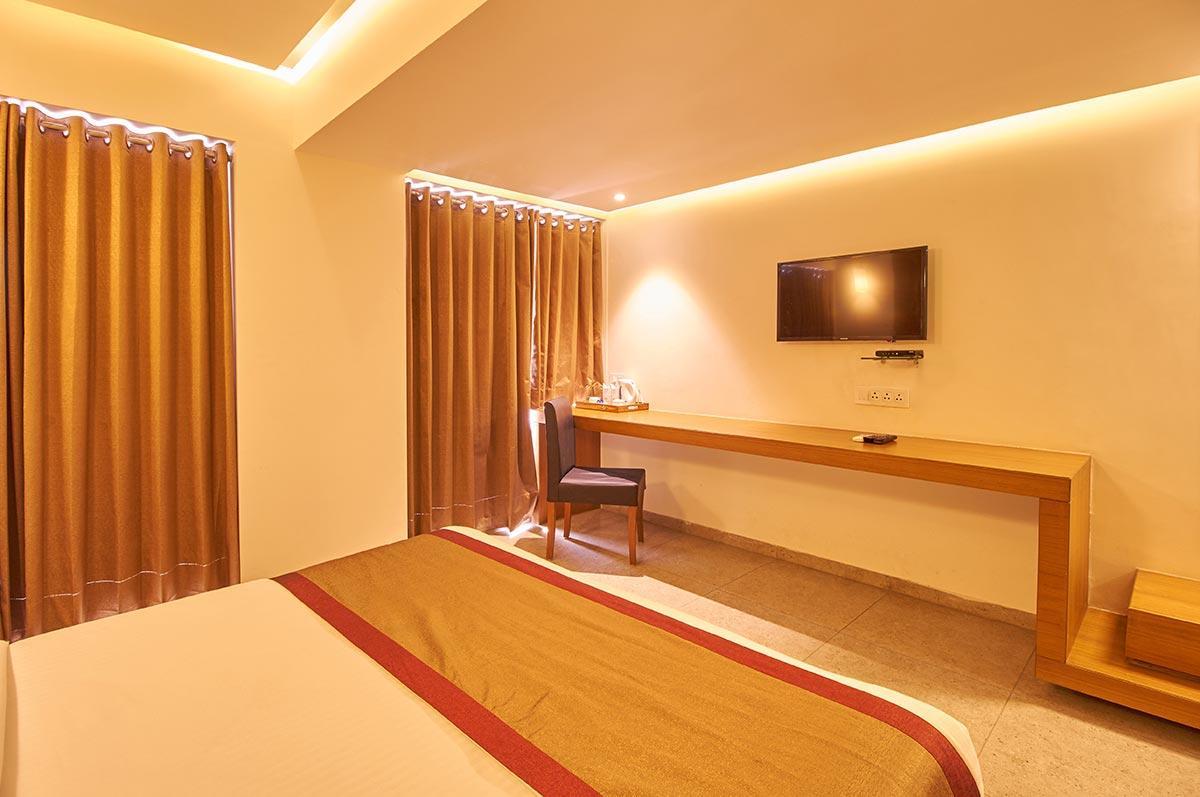 7 Wonders Hotel Gandhinagar Eksteriør bilde