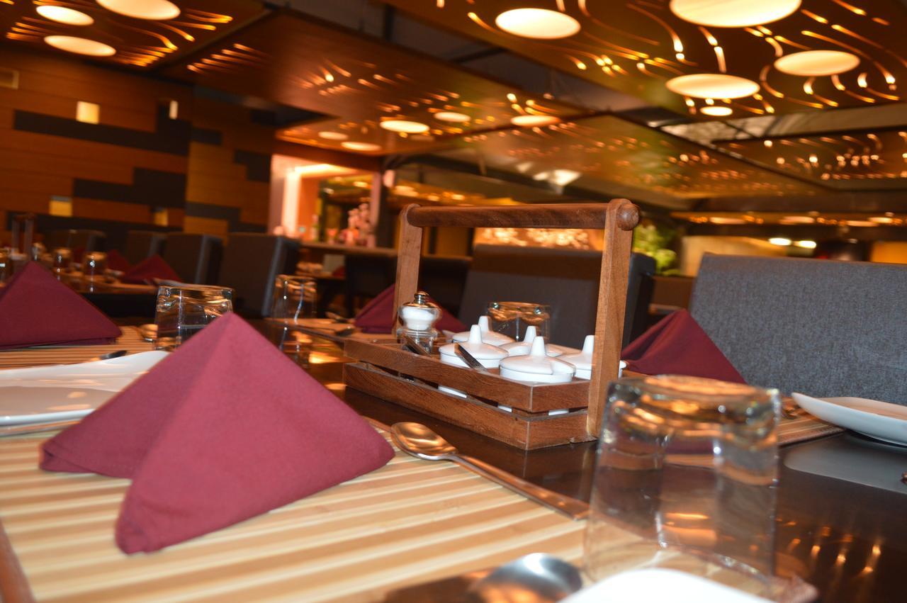 7 Wonders Hotel Gandhinagar Eksteriør bilde